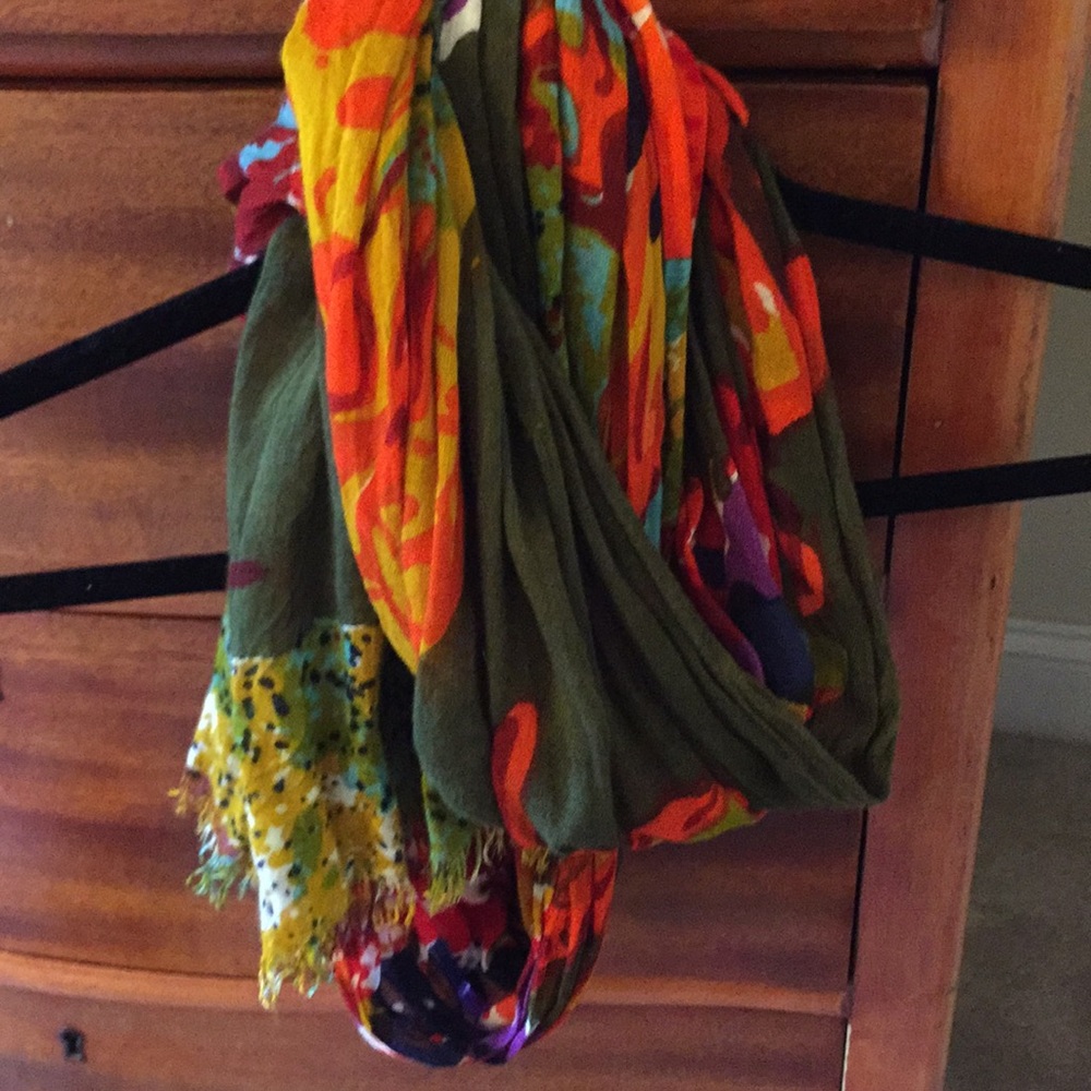 Scarf/wrap - Picture 2 of 2